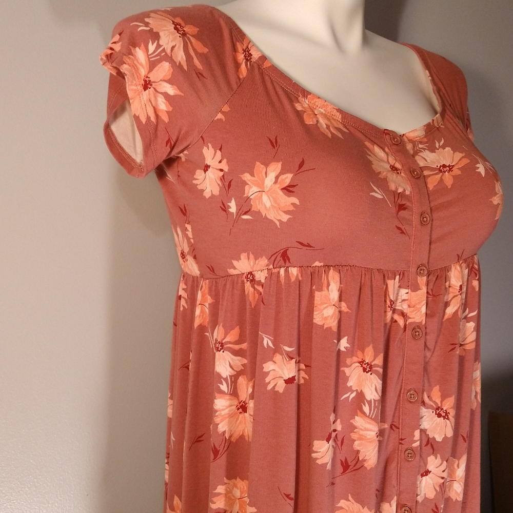 Torrid NWOT Super Soft Knit Flower Blouse